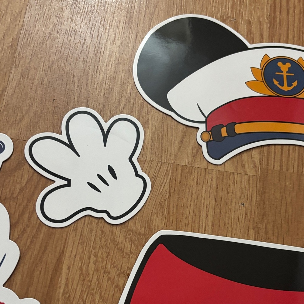 Mickey Mouse Cruise DOOR MAGNET Prop Set - Red, Black, White, Yellow - Picture 3 of 9